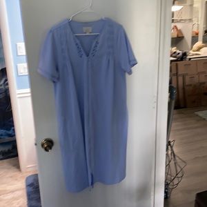 Woman’s Robe Large